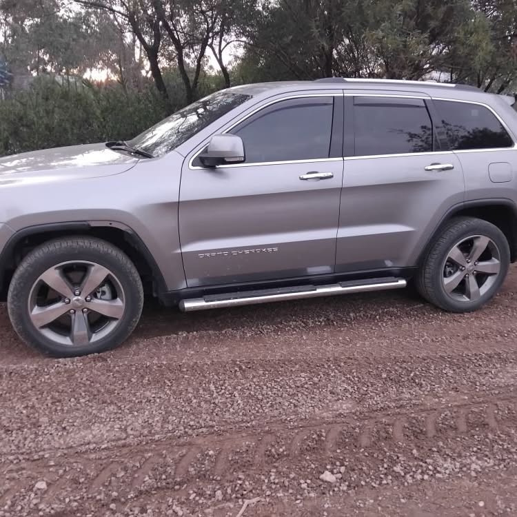 Door LHF Silver Jeep WK2