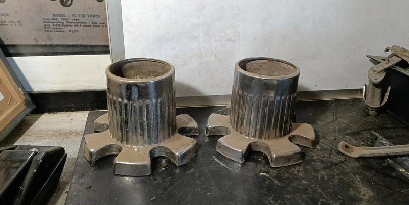 Hub Caps Open ended Jeep SJ Cherokee