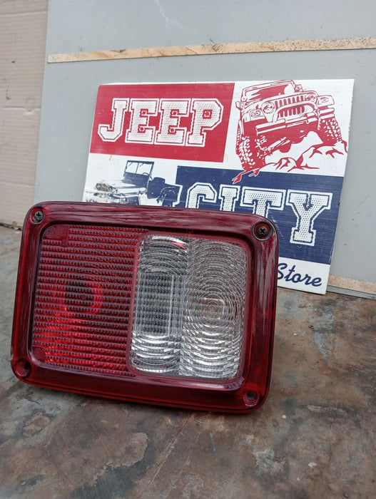 Tail Light RHR Jeep JK Wrangler 55078146AC