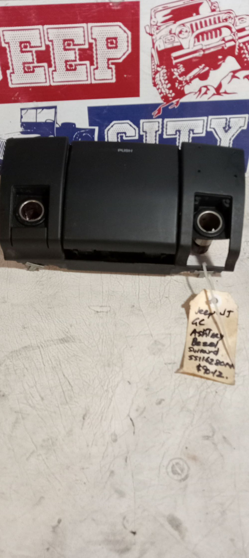 Ash Tray Power Outlet Lighter Centre Bezel Jeep WJ Grand Cherokee