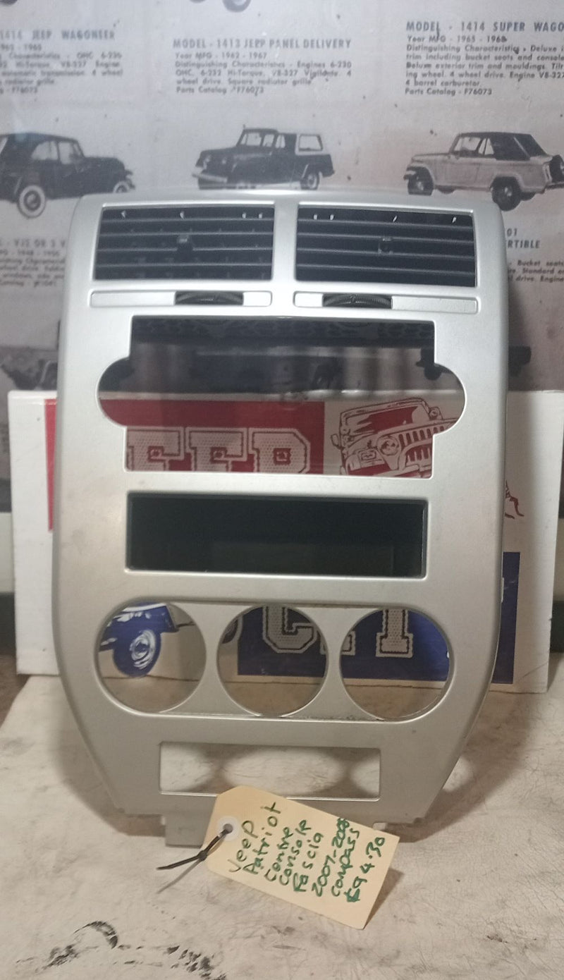 Fascia Centre Console Jeep Patriot Compass 2007-2009