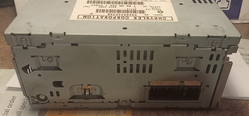 Stereo Jeep Patriot 2014 AM FM CD Equaliser P05064363AB