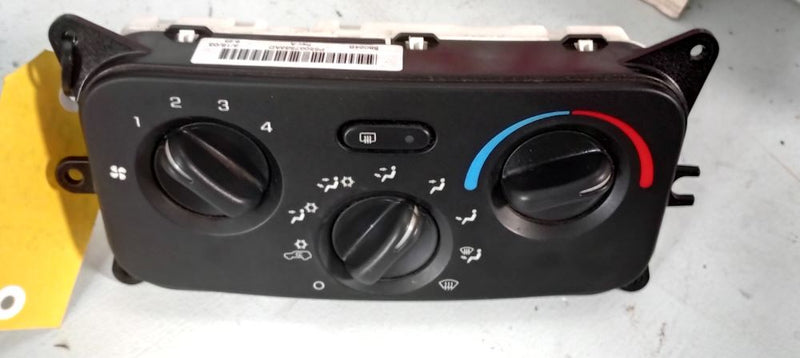 AC Controls Jeep KJ Cherokee 55037533AD