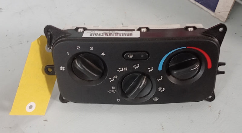 AC Controls Jeep KJ Cherokee 55037533AD