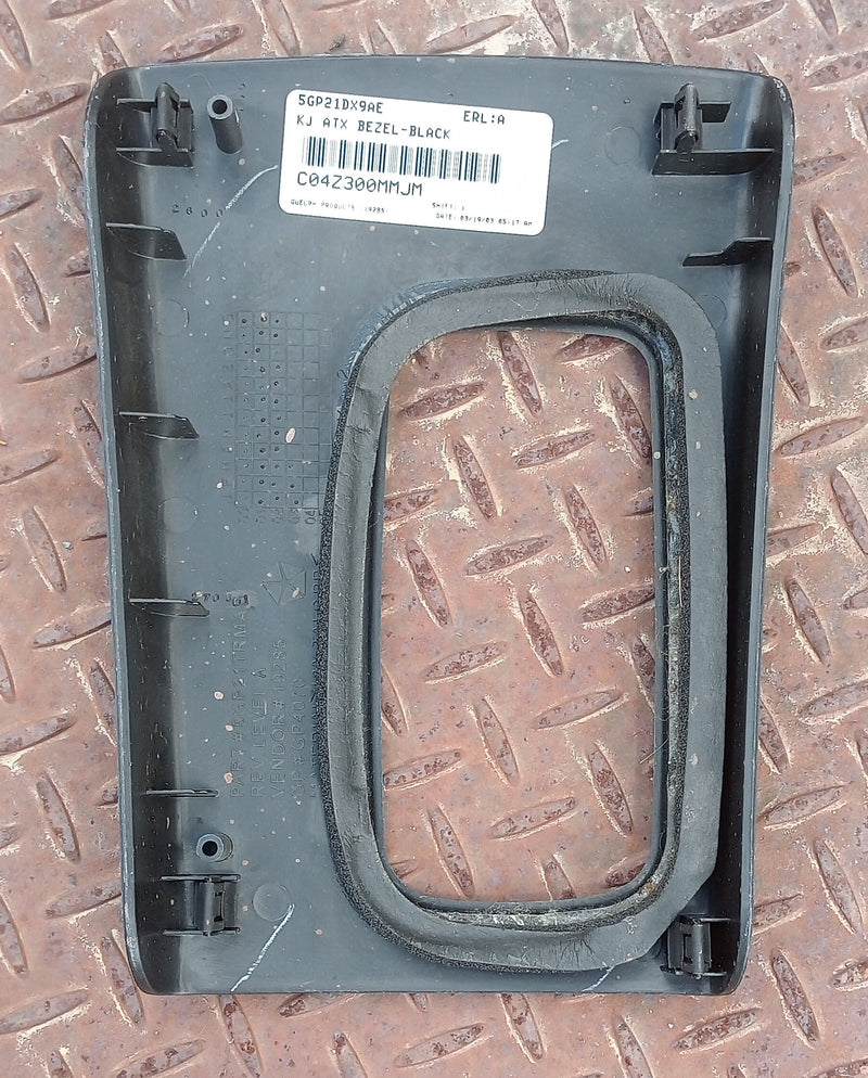 Shifter Surround Bezel Jeep KJ Cherokee 5PGP21DXPAE