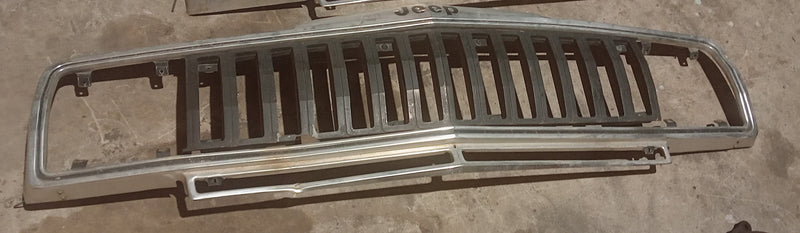 Muscle Grill Jeep SJ & J Series Black Inserts (Missing Light Buckets)