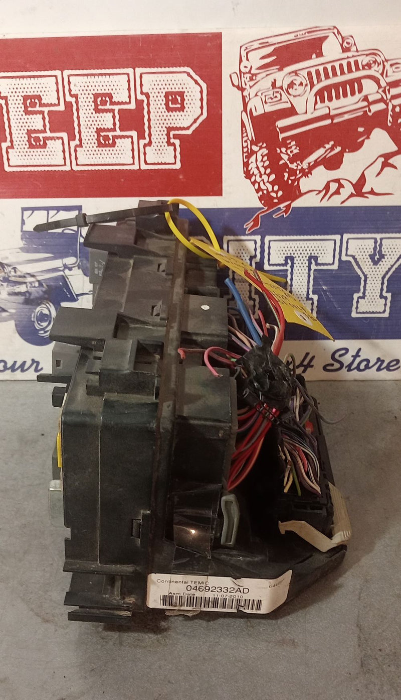 TIPM Fuse Box Jeep JK Wrangler 3.8L 2011 only 04692332AD