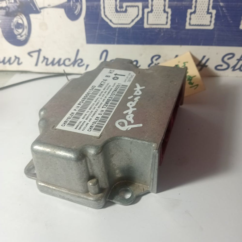 Airbag Module Sensor Jeep Patriot 04896615AD