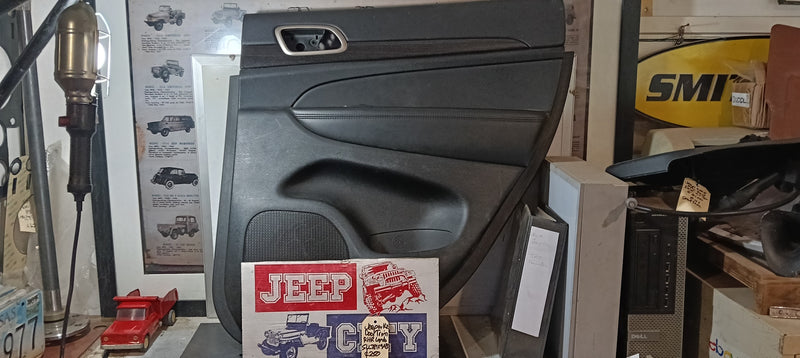 Door Card Trim RHS Rear Jeep Grand Cherokee WK2 5LL811X9AB