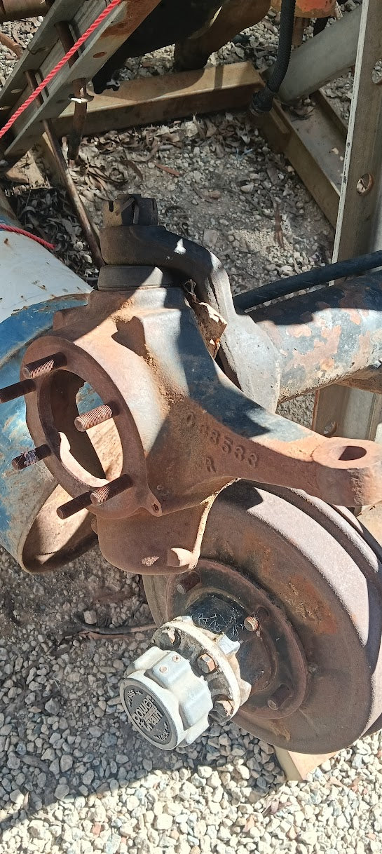 Steering Knuckle Jeep Wagoneer Cherokee Disc C38533 RHS
