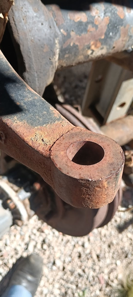 Steering Knuckle Jeep Wagoneer Cherokee Disc C38533 RHS