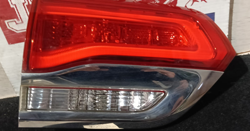 Tail Light LHR Upper Tailgate Jeep Grand Cherokee WK2 68110047AC