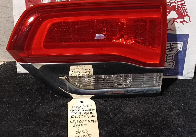 Tail Light RHR Upper Tailgate Jeep Grand Cherokee WK2 68110046AH