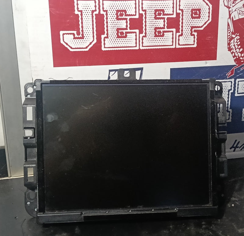 Multi Media Radio Instrument Panel U Connect Jeep WK2 2015 68242383AF
