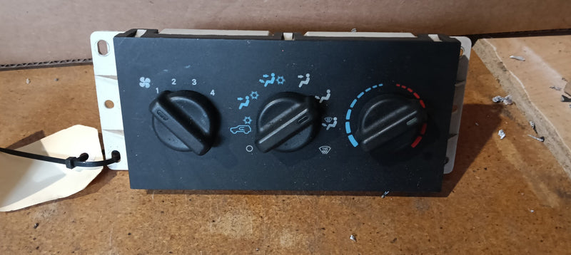 AC & Heater Controls Jeep XJ Cherokee 55037426AD
