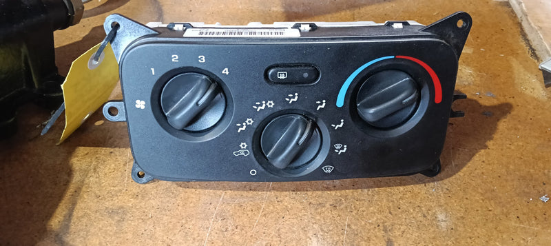 AC & Heater Climate Controls Jeep KJ Cherokee 55037533AD