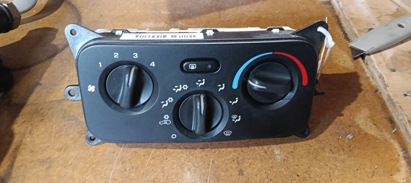 AC & Heater Climate Controls Jeep KJ Cherokee 55037533AD