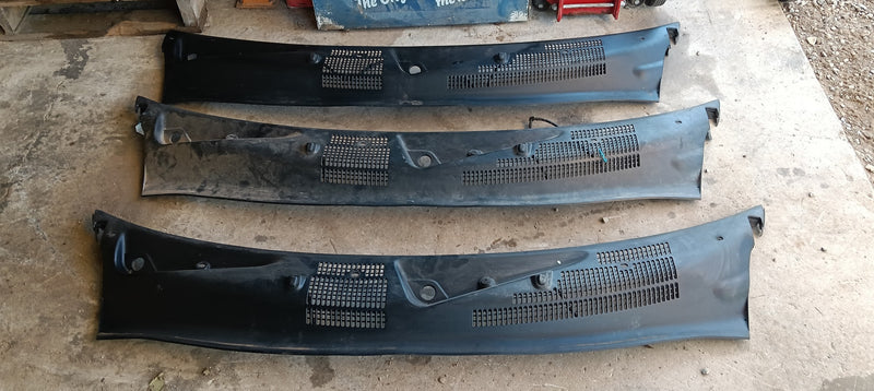 Cowl Front  Grille Jeep Cherokee KJ 55155850AC