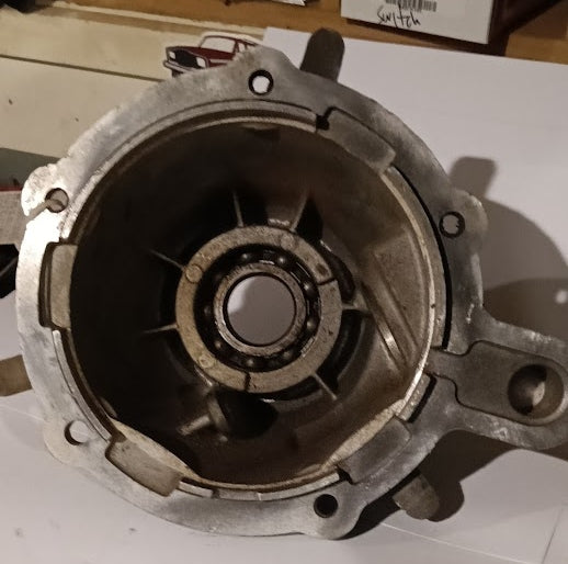 Retainer Rear Transfer Case Jeep NP 231 5017477AA