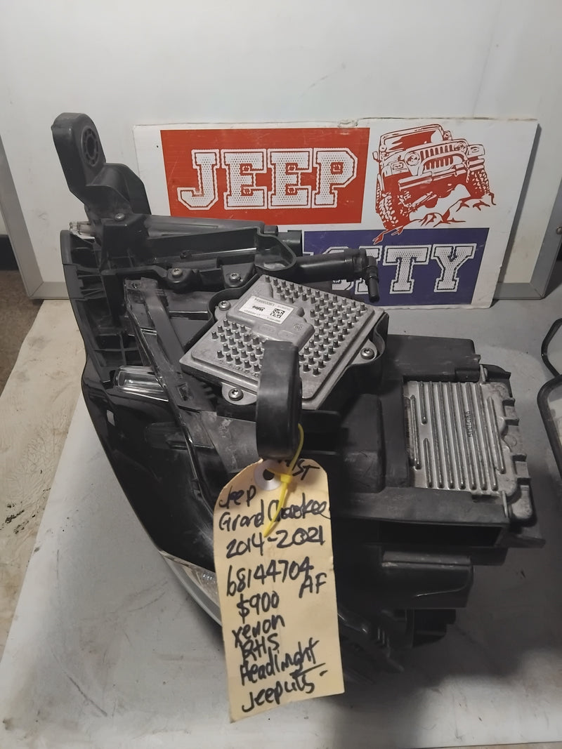 Headlight Xenon RHS Jeep Grand Cherokee 68144704AF 2015