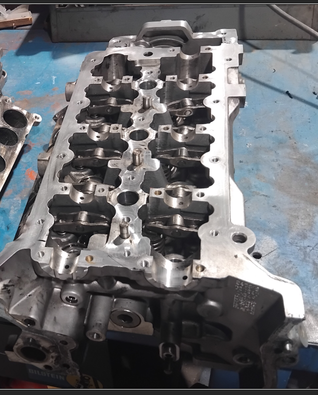 Engine Cylinder Head right 90352094F 3.0L CRD Grand Cherokee WK2