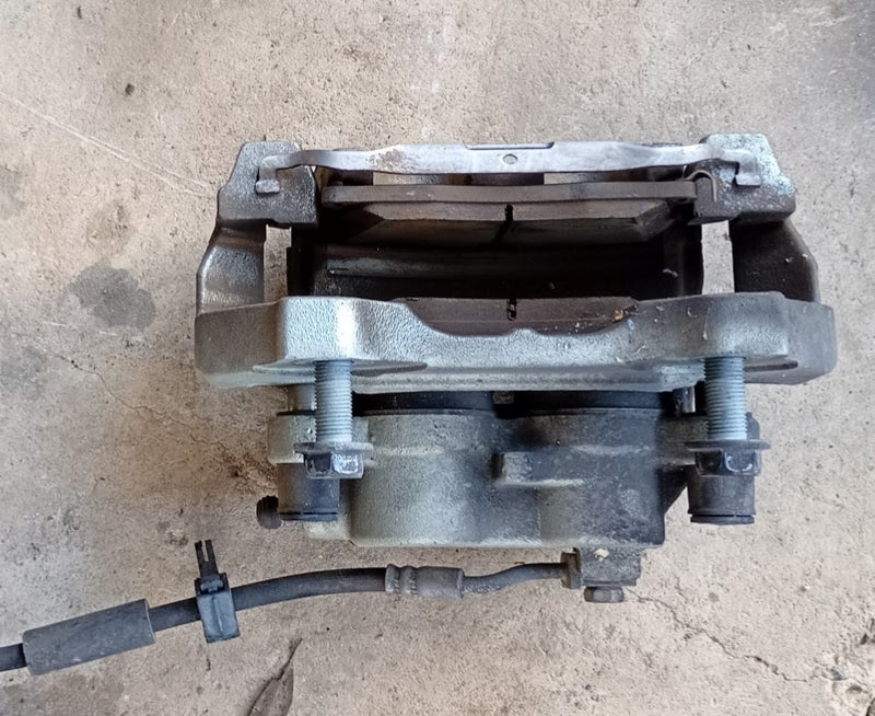 Brake Caliper Assembly Front Left Jeep WK2  63052363AB