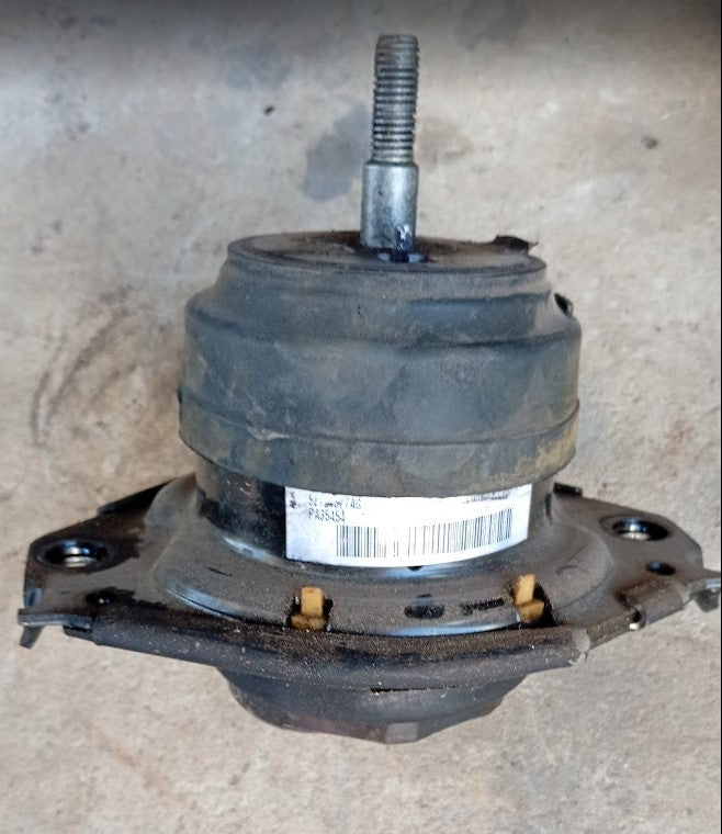 Engine Mount Isolator RHS Jeep WK2  68252523AA