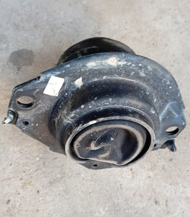 Engine Mount Isolator LHS Jeep WK2  68252522AA