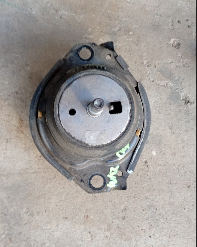 Engine Mount Isolator LHS Jeep WK2  68252522AA