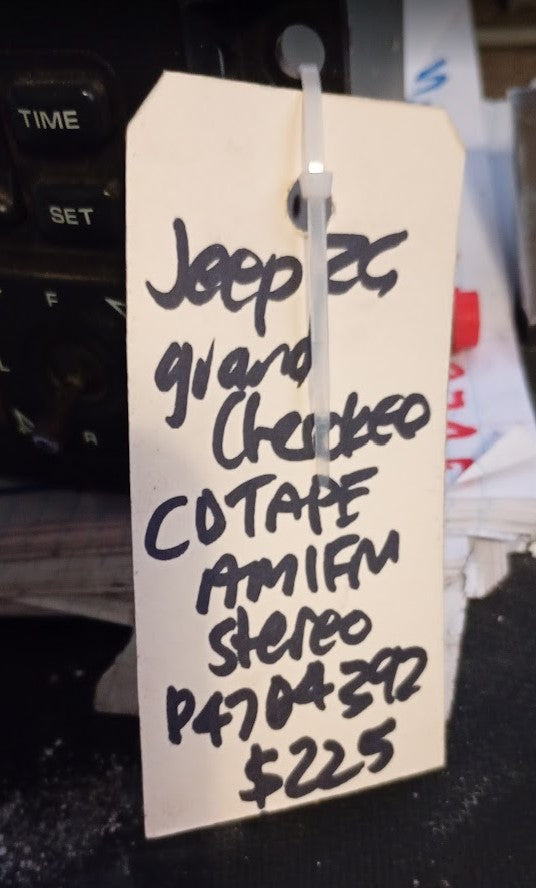 Radio CD Tape  Jeep ZG  Grand Cherokee P4704392