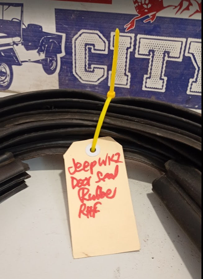 Door Seal Weatherstrip Rear Jeep WK2 Grand Cherokee 55399255AE Preowned