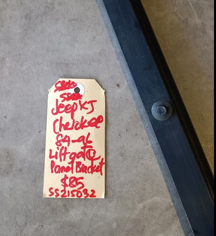 Trim Lift Gate Jeep XJ Cherokee 1995 55215032