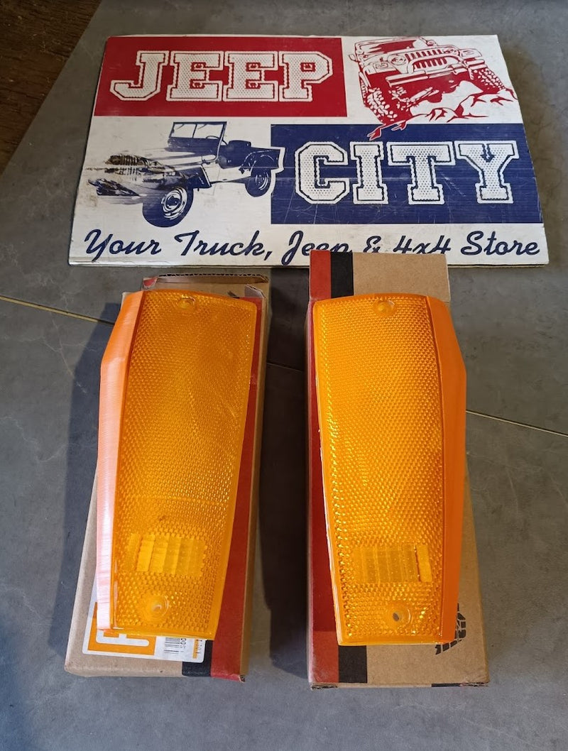 Light Side Marker Right Jeep XJ Cherokee 56000110 NEW