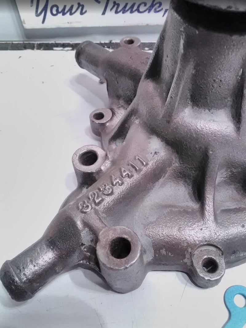 Water Pump Jeep AMC 5.0L 5.9L J3234411
