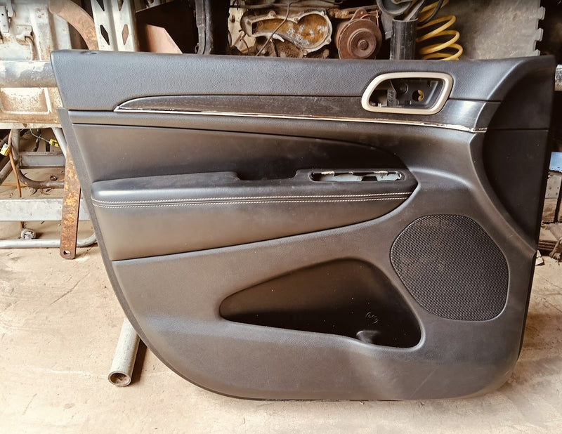 Door Card Trim Left Front  11657516 Jeep Grand Cherokee 2015