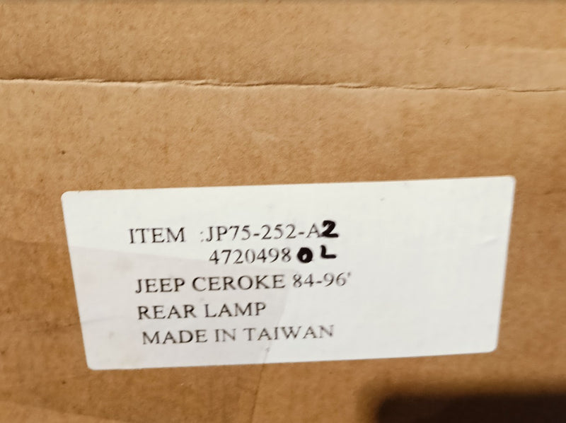 Tail Light RHR Jeep XJ Cherokee 4720498 OL