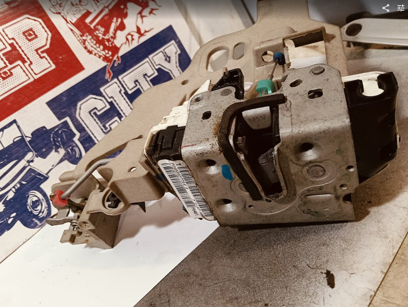 Lock Acutator Front Left Door Jeep JK  Wrangler P04589277AK