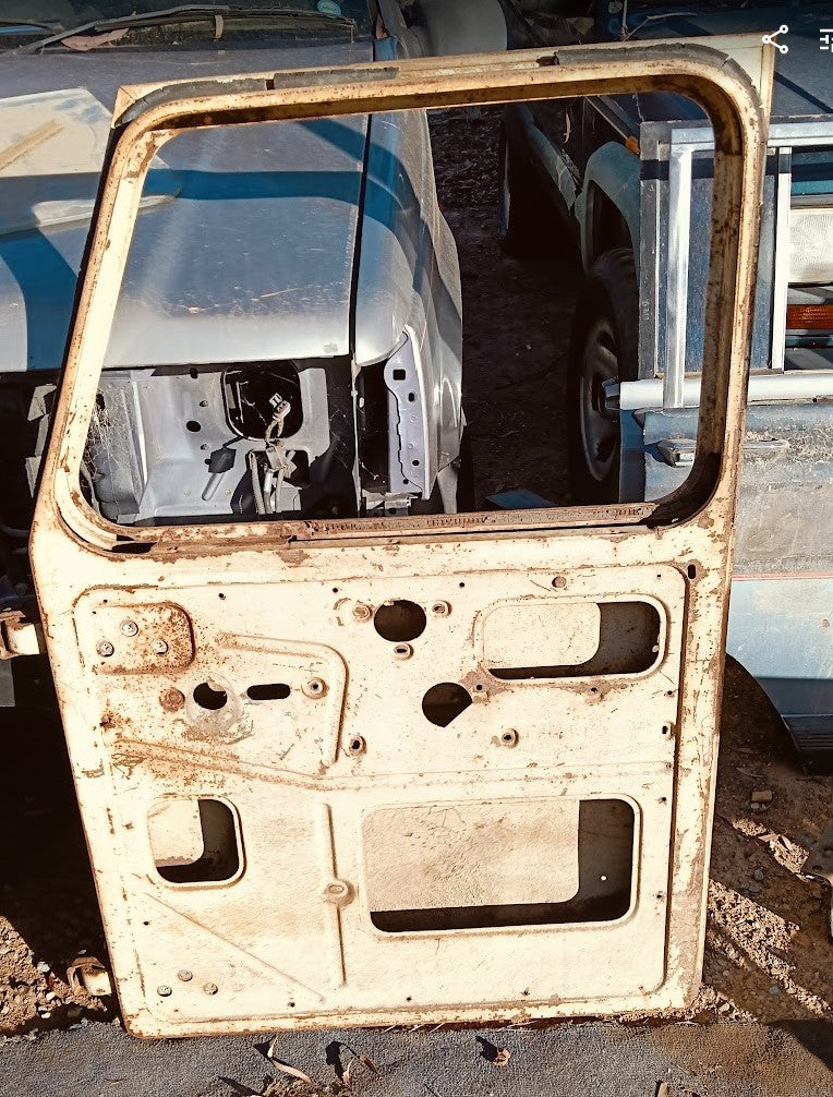 Door Willys Jeep RHS Shell Cream