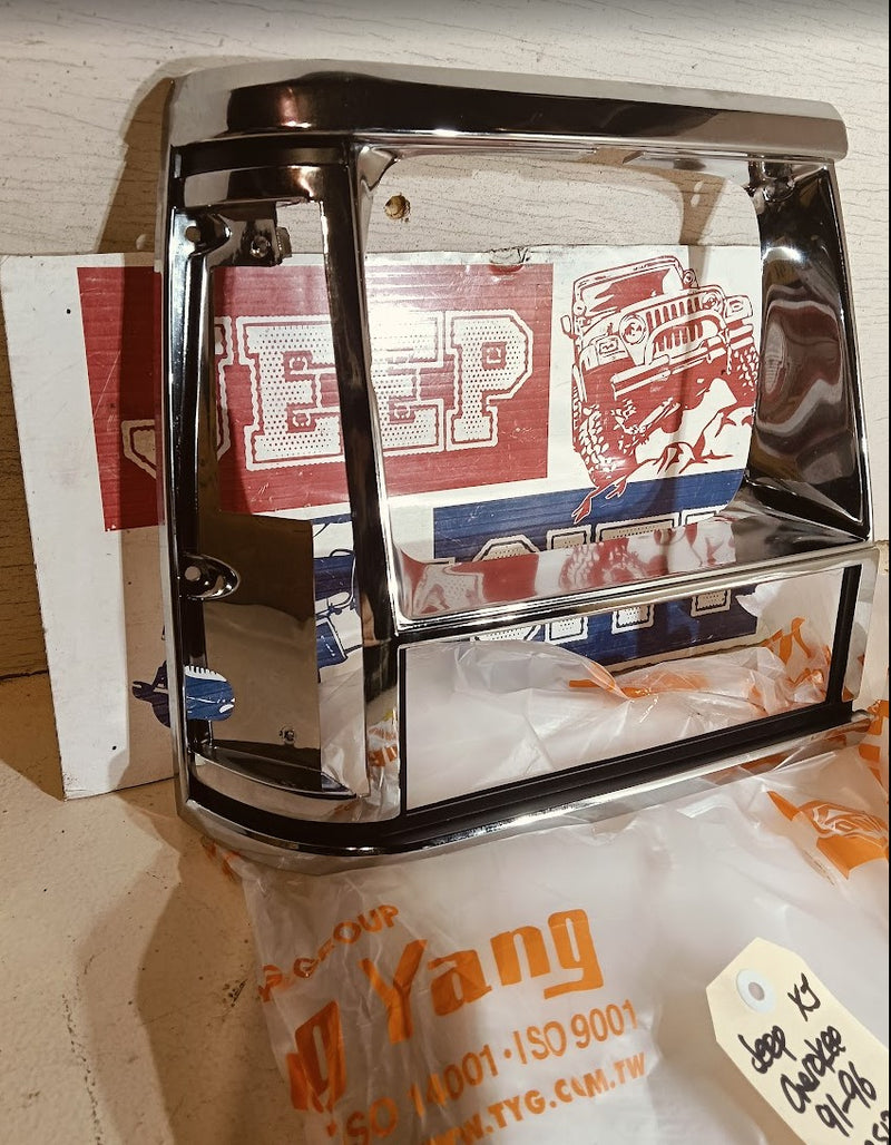 Headlight Surround Header Panel Right Jeep XJ Cherokee CA2513123