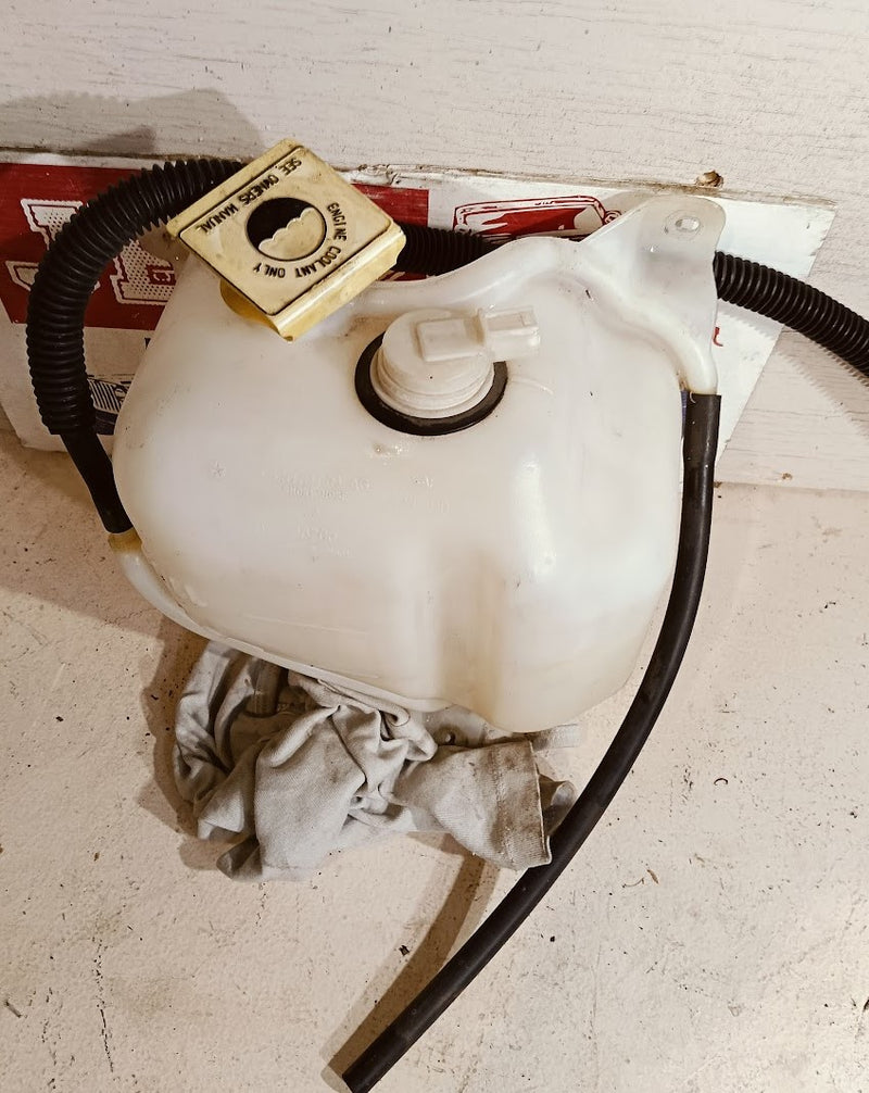 Coolant Bottle Jeep Grand Cherokee WJ 52079779AG