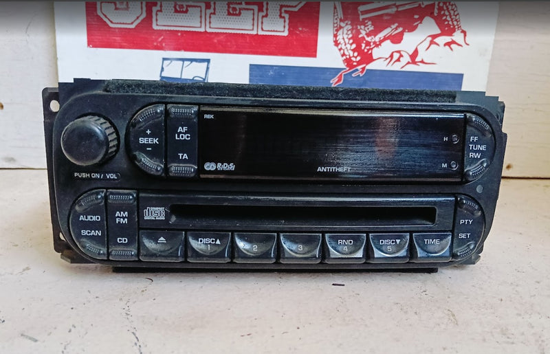 Stereo CD Player Jeep TJ Wrangler P05091610AC