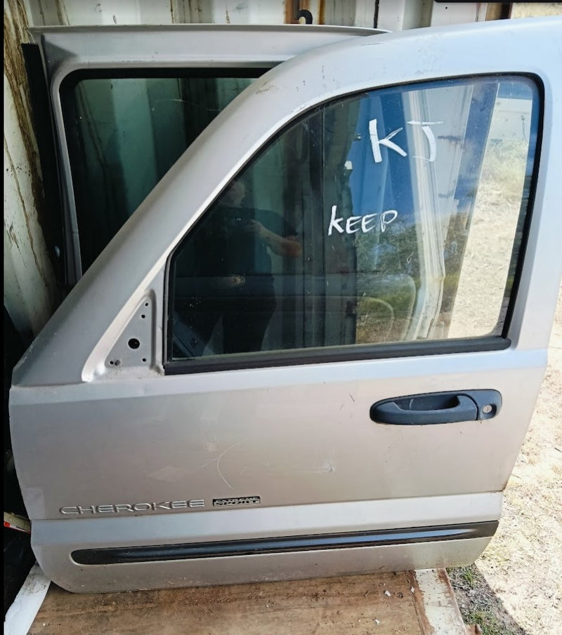 Door LH Front Jeep KJ Cherokee/Liberty Silver