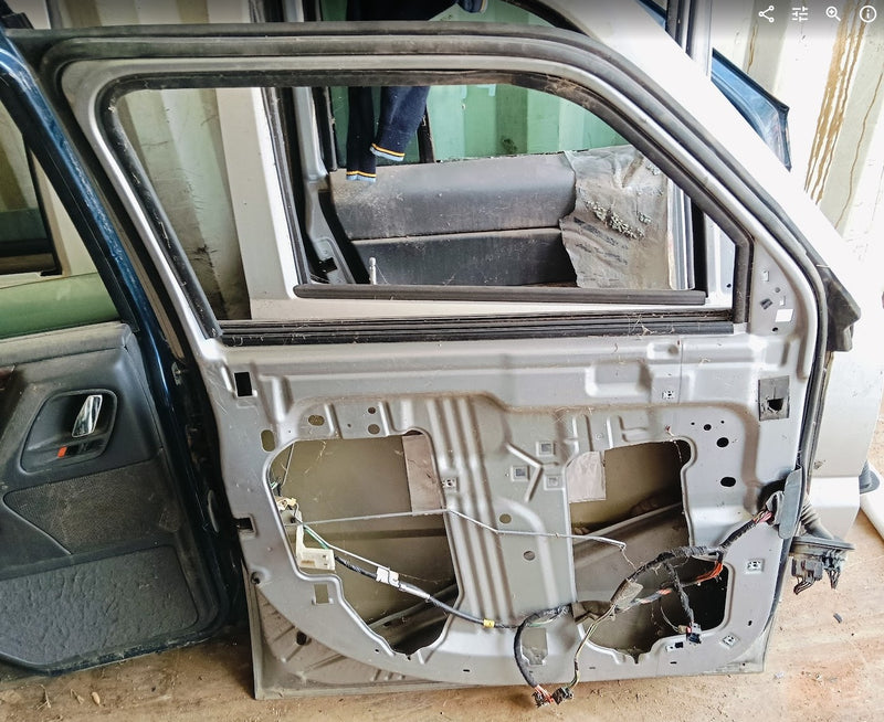 Door Left Front Jeep MK Patriot
