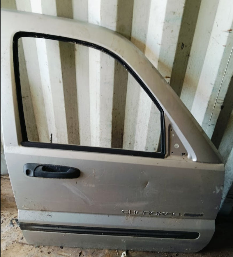 Door RH Front Jeep KJ Cherokee/Liberty Silver