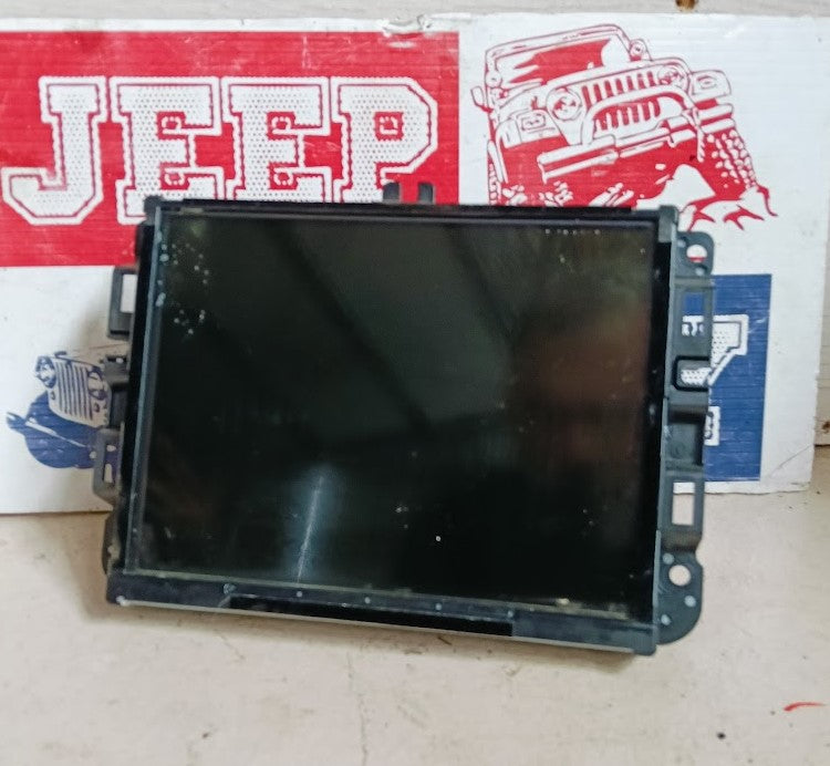 Multi Media Radio Instrument Panel U Connect Jeep WK2 2015 68242383AF