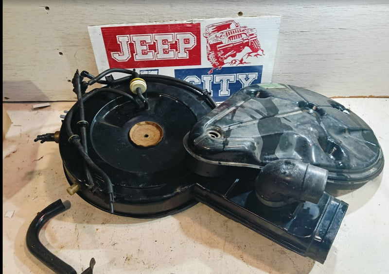 Air Cleaner Filter Assembly 4.2L 6 Cylinder Jeep CJ