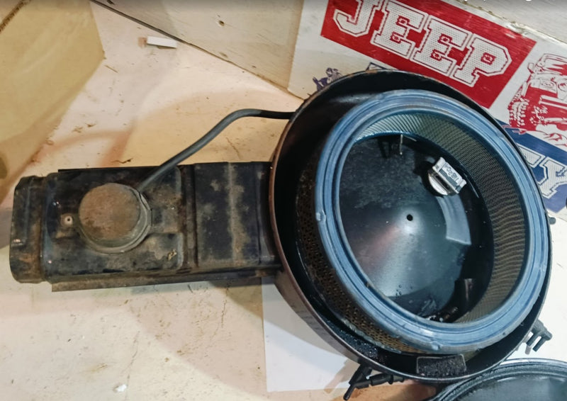 Air Cleaner Filter Assembly 4.2L 6 Cylinder Jeep CJ