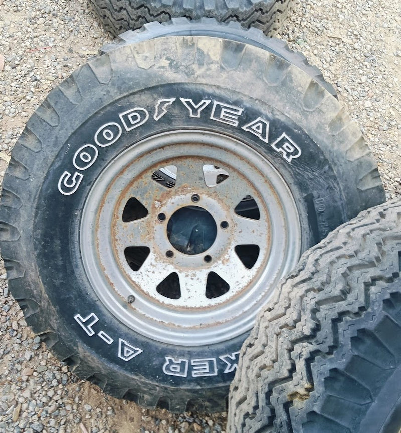 Wheels and Tyres Vintage Jeep CJ 5/5.5