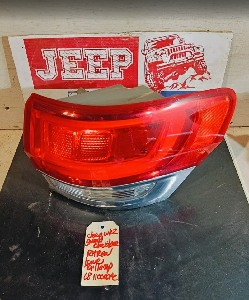 Tail Light RHR Lower Jeep Grand Cherokee WK2 68110016AD