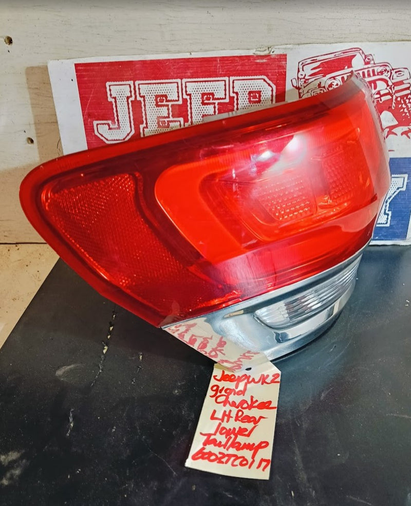 Tail Light LHR Lower Jeep Grand Cherokee WK2 68110017AD